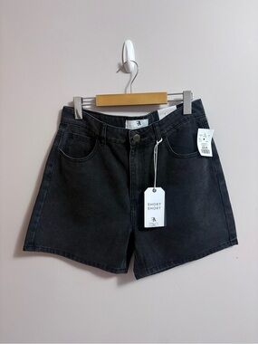 ✨3 FOR $20✨ NWT Denim Shorts